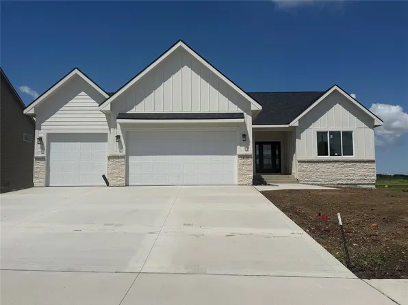 3800 Fieldstone Dr, Waukee, IA 50263