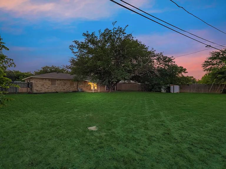 6013 Barry Dr — Photo 14