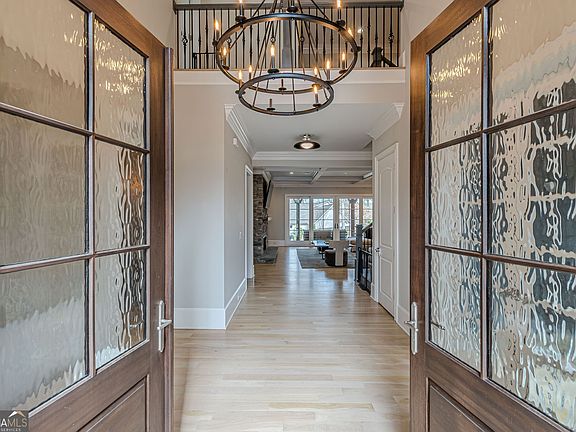 4th image of 1104 Roxboro Dr NE