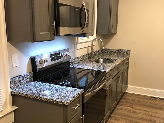 2nd image of 113 E 39th St #1