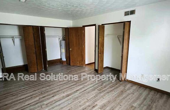 5th image of 888 W Locust St APT 1