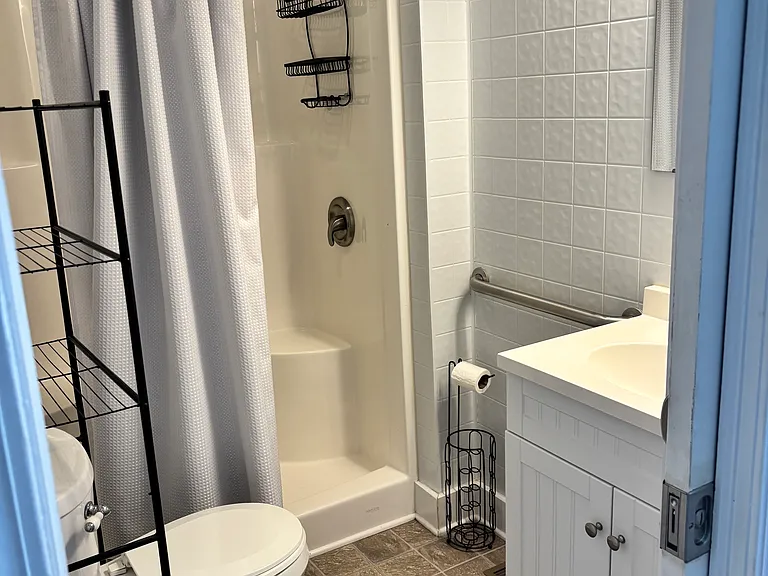 1470 Central Dr — Photo 6