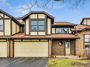 351 Country Ridge Ln, Bloomingdale, IL 60108