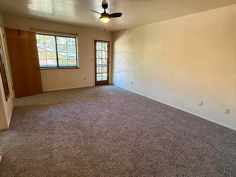 224 Pine Dr — Photo 2