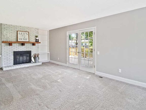 4th image of 1580 Gallop Ln
