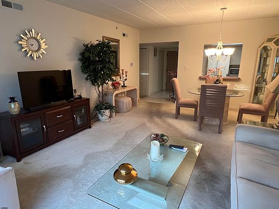 2nd image of 3309 Dolphin Ave #3309