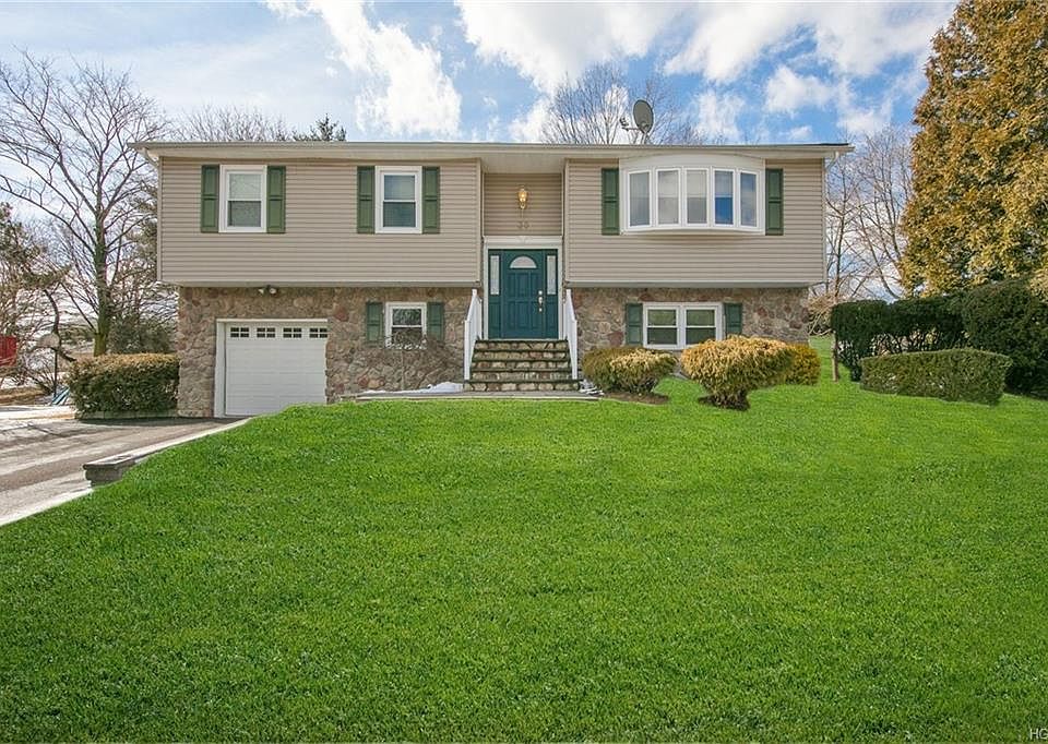 1st image of 30 Jockey Hollow Dr