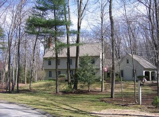 10 Wintergreen Ct, Clifton Park, NY 12065