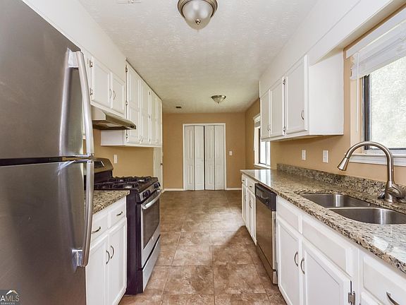 5th image of 3503 Warwick Way