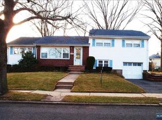 60 Beacon St, Dumont, NJ 07628