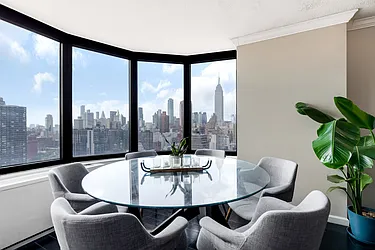 Rented by R New York