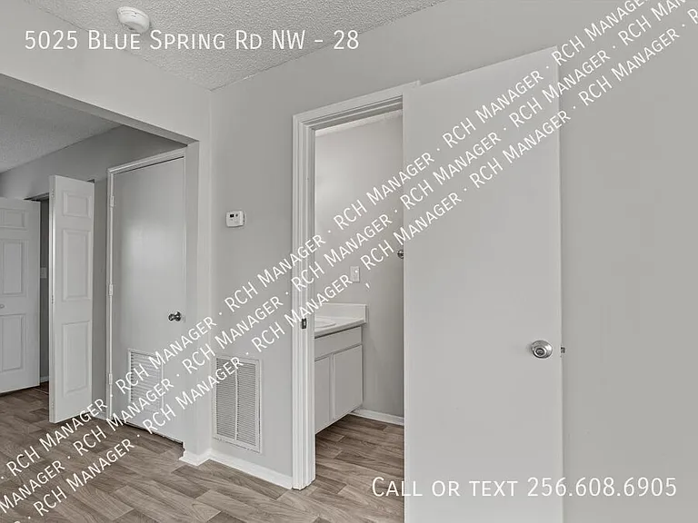 Wilshire Park Apartments — Photo 41