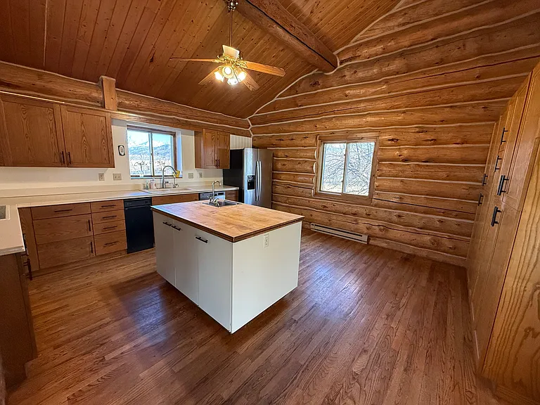 545 Coulee Dr — Photo 10
