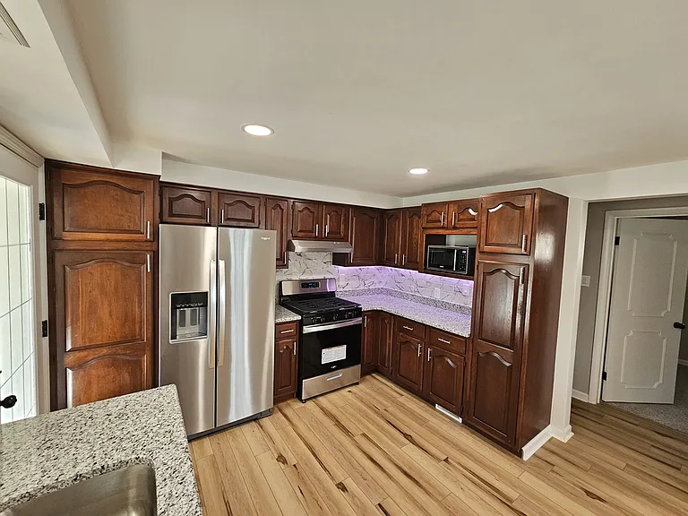 236 McCartney Dr — Photo 8