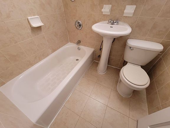 5th image of 315 E 73rd St #10A