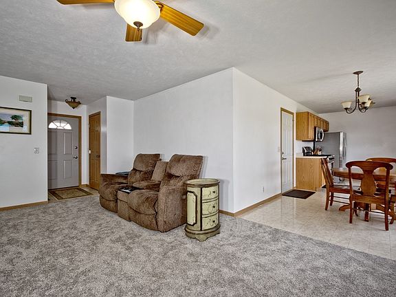 4th image of 408 Turnberry Ave