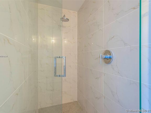 4th image of 16385 Biscayne Blvd Unit 1920