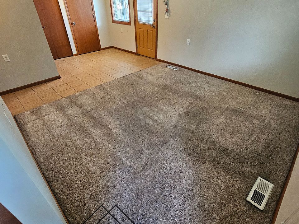1st image of 102 8th Ave NW #6-A