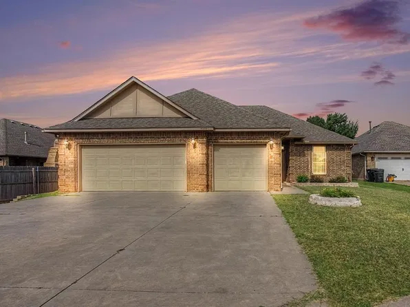 3109 Loren Dr, Moore, OK 73160