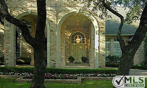 3rd image of 8401 Lake Harbor Ct