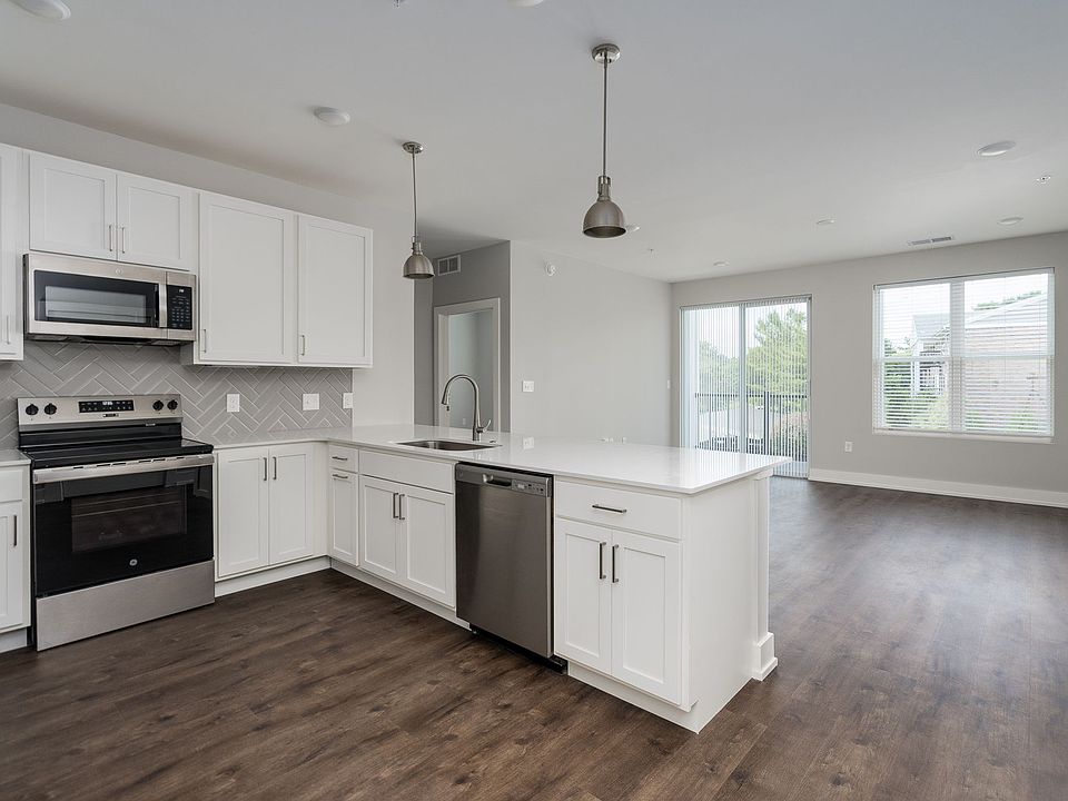 1st image of 2300 Knob Hill Dr #8-02
