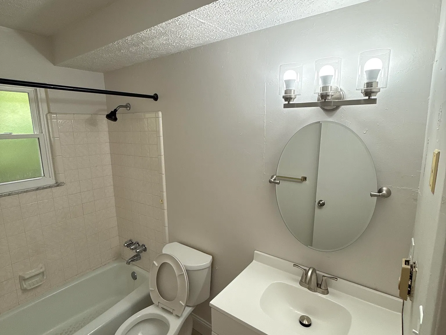 1 bed, 750 sqft, $895 — Photo 4
