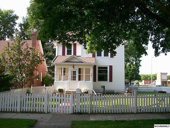 4th image of 302 E 2nd St