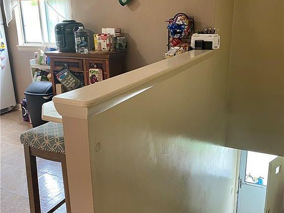 5th image of 107 Gregory Ct