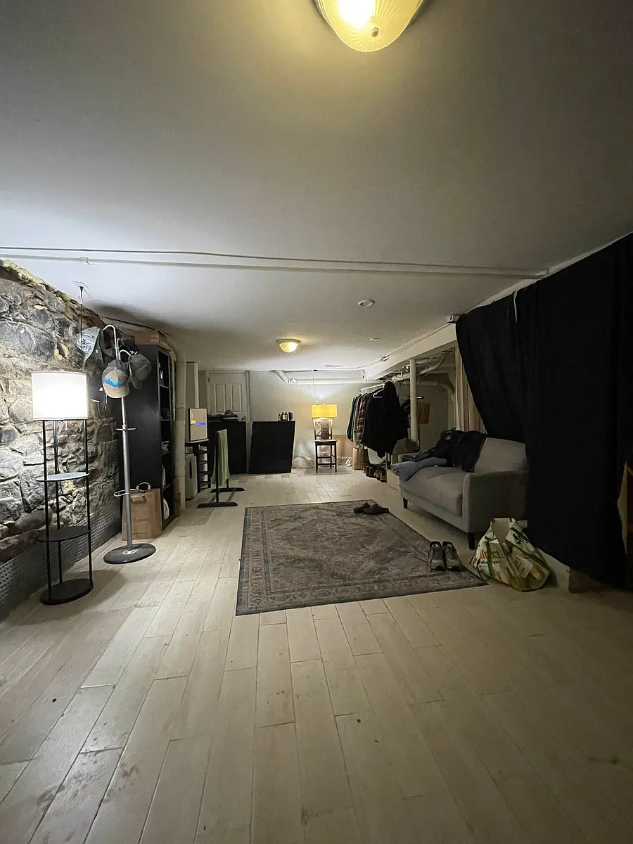 Building Photo - 276 S 5th St #1A