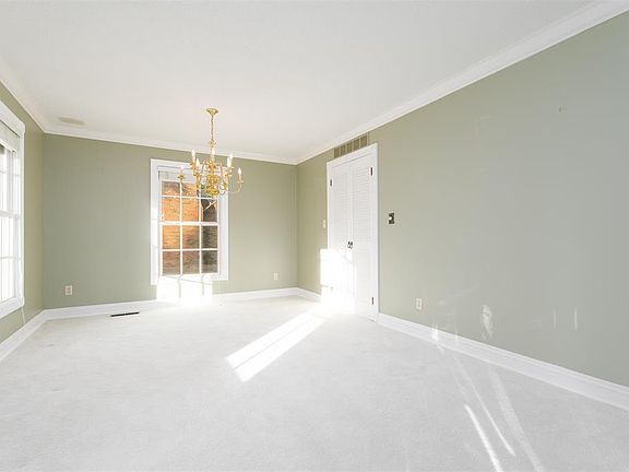 4th image of 3414 Oaklane Dr