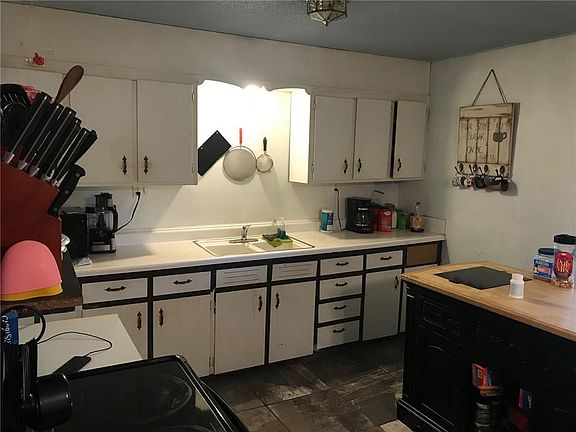 4th image of 407 2nd Ave SE