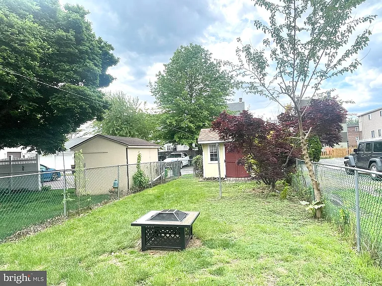 218 Green St — Photo 26