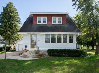 321 5th Ave SW, Waverly, IA 50677