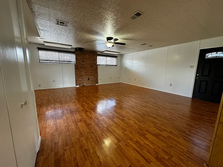 908 Faye Pl NE — Photo 8