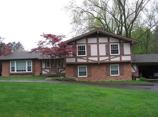 28211 Danvers Ct, Farmington Hills, MI