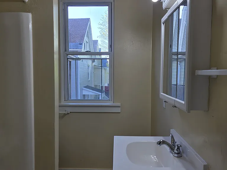 33 Dickerman St #4D — Photo 10