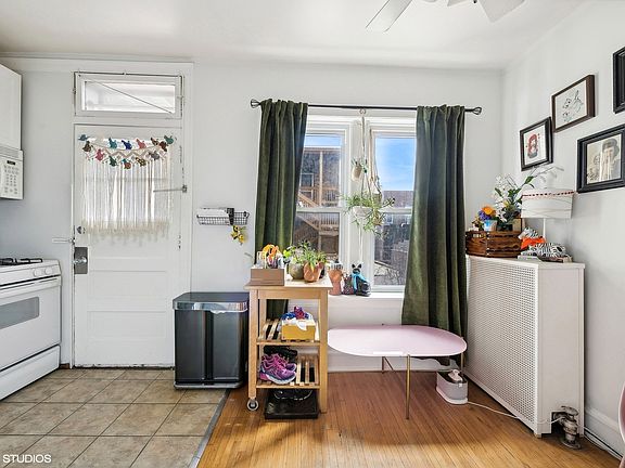 5th image of 4955 N Seeley Ave #2