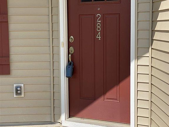 3rd image of 284 Autumn Glen Dr