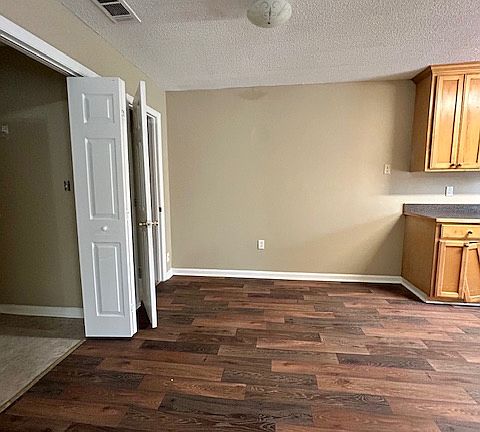 4th image of 1404 Baymeadows Dr APT A