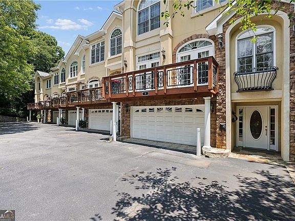 2nd image of 331 Carpenter Dr APT 5