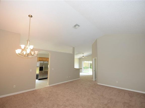 3rd image of 2641 Oak Dr