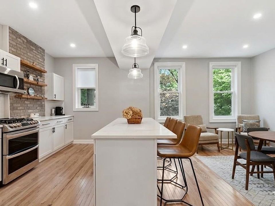 1st image of 161 Nesbit St #2