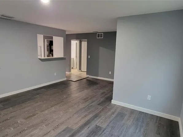 13285 Arbor Pointe Cir APT 104, Tampa, FL 33617