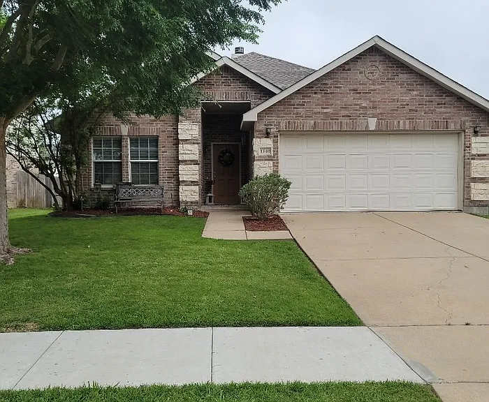 1340 Gayle St — Photo 1
