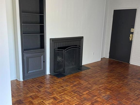 3rd image of 6060 Colter Ave #1