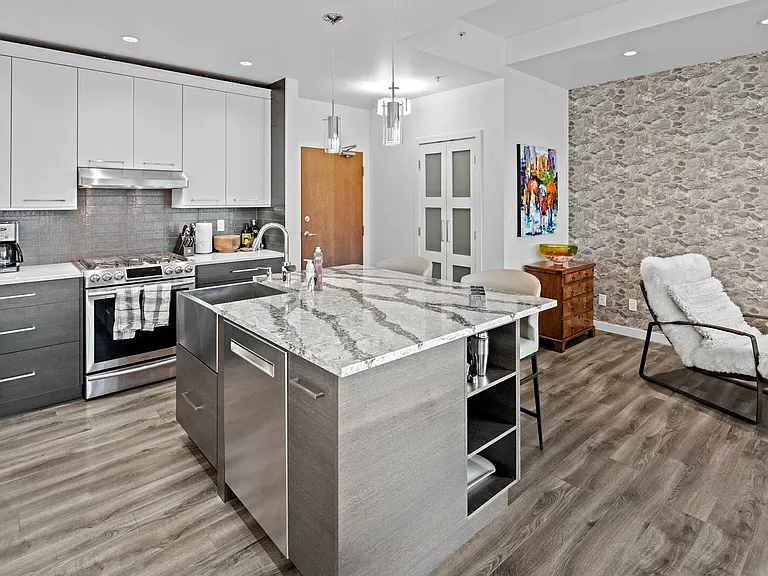 732 Cormorant St #1005 — Photo 14