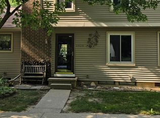 2020 Blue Lac Dr, Haslett, MI 48840