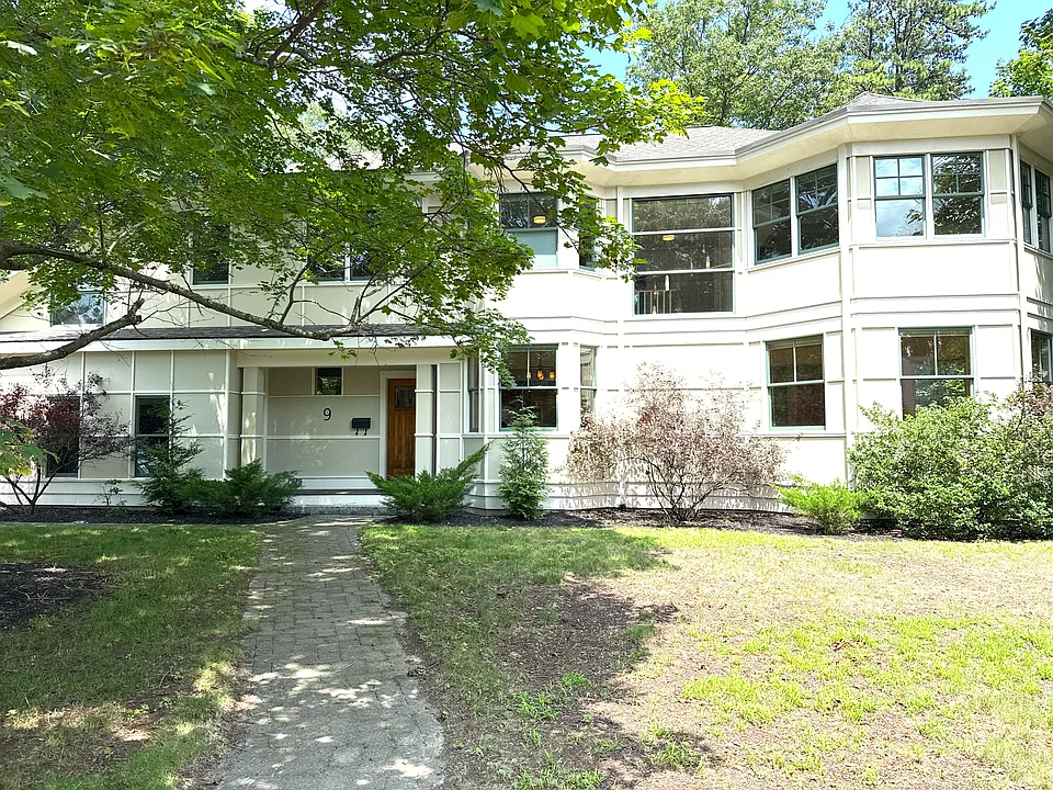 9 Sunny Knoll Ter