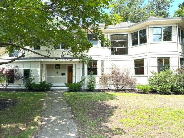 9 Sunny Knoll Ter