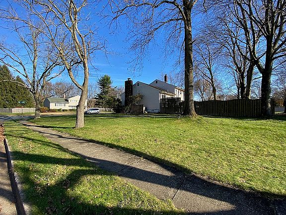 Large corner lot 250'x100'